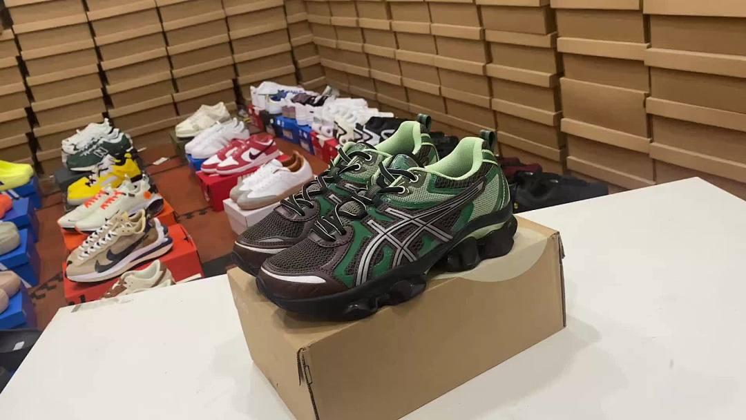 נעליים ASICS ASICS