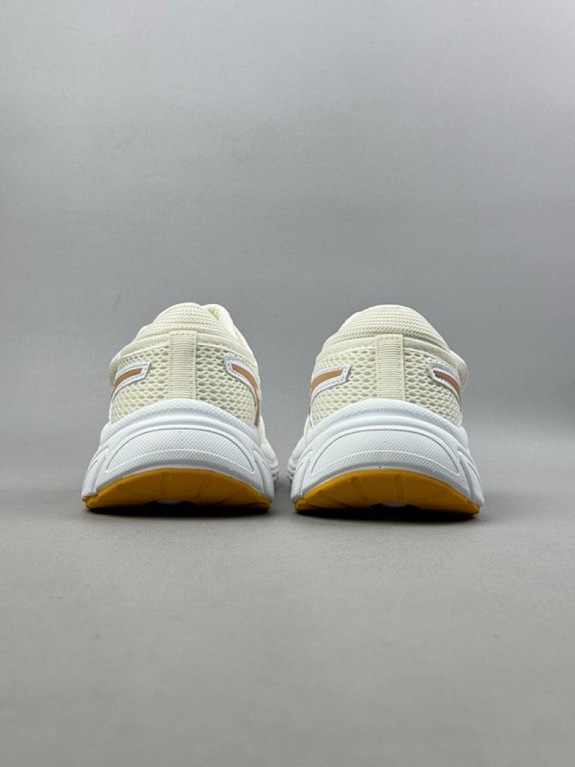 נעליים ASICS ASICS