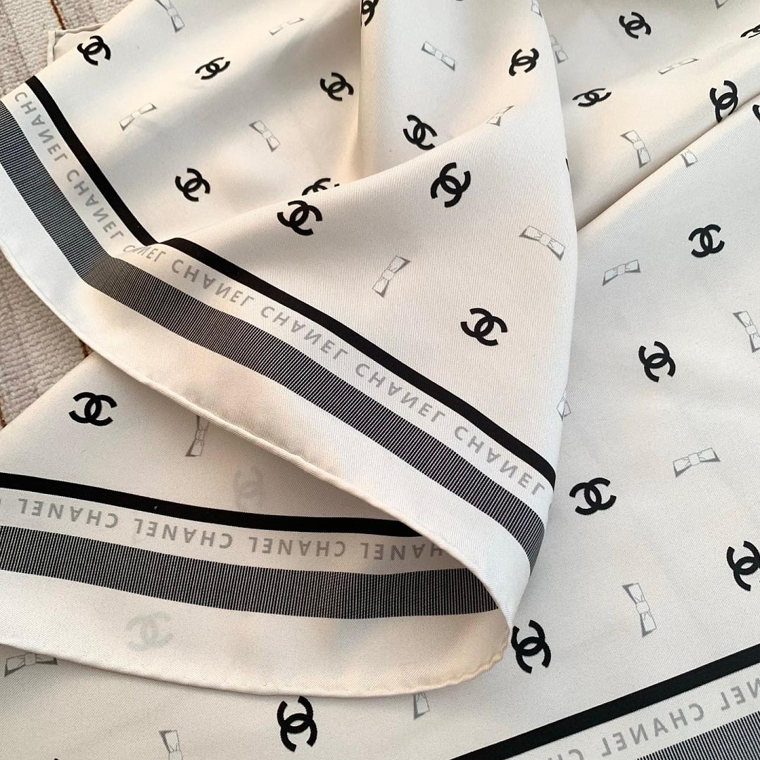 מגבת Chanel Chanel