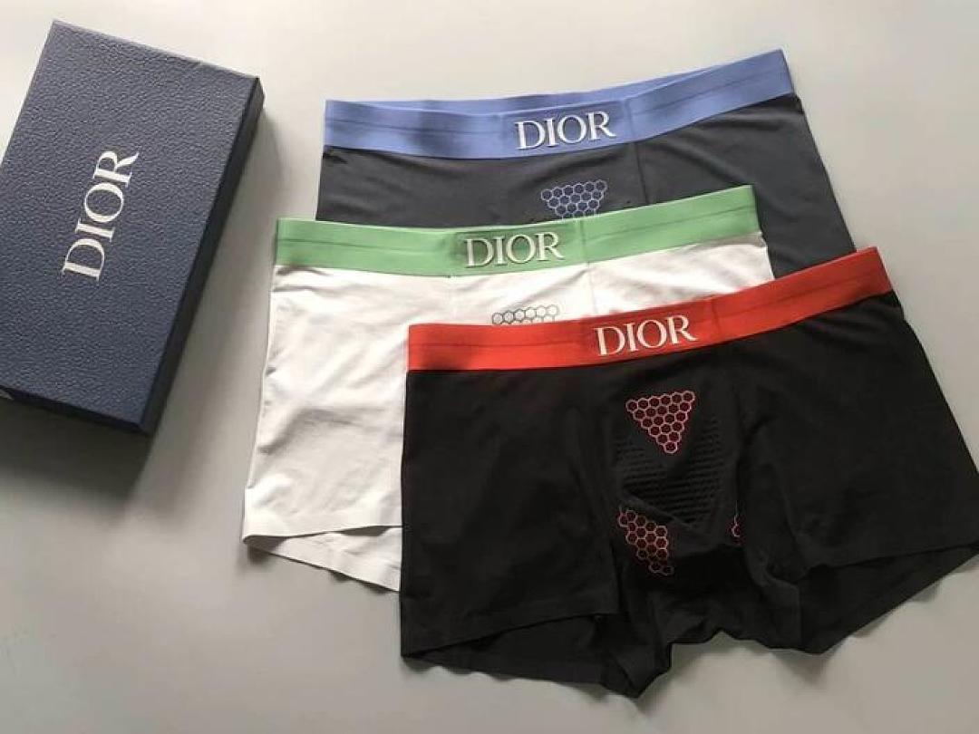 בגד Dior Dior