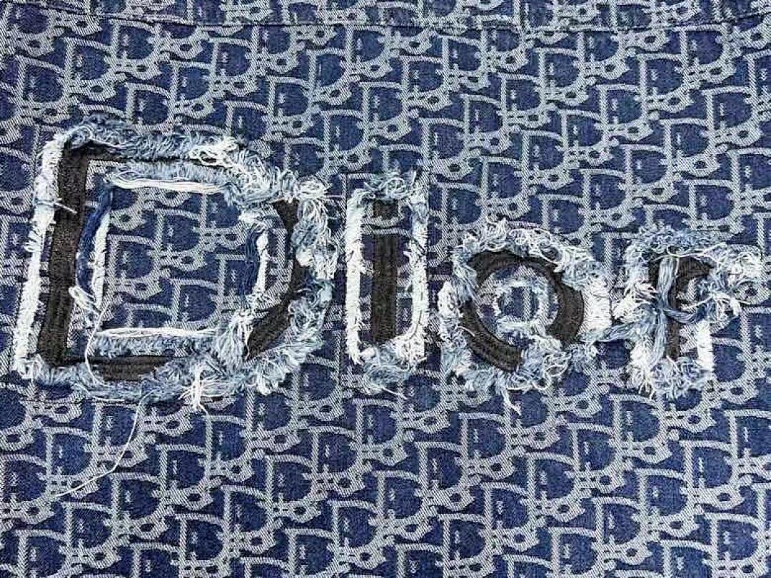 בגד Dior Dior