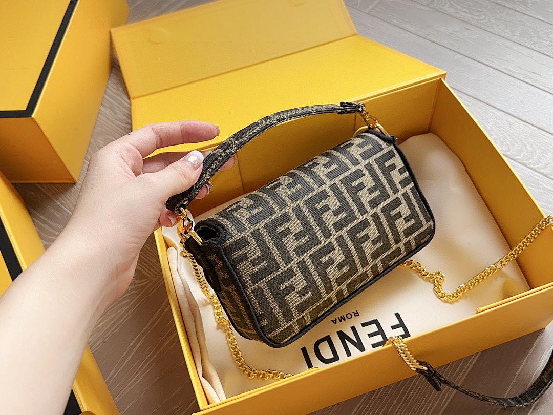 תיק Fendi Fendi