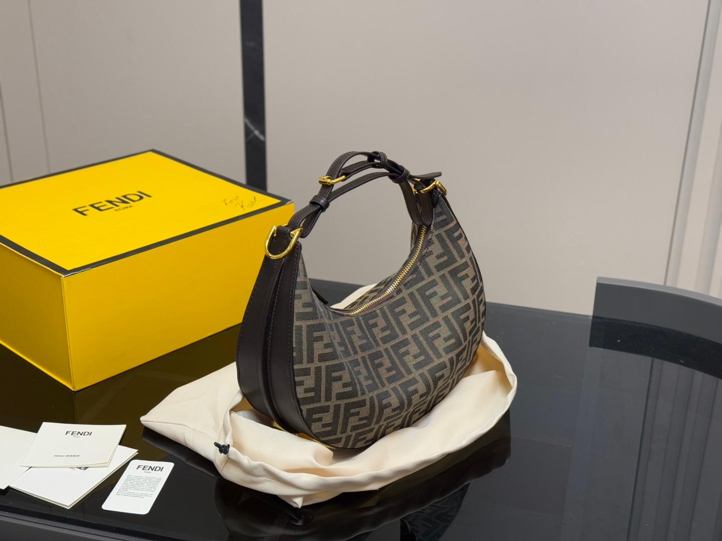 תיק צד Fendi Fendi