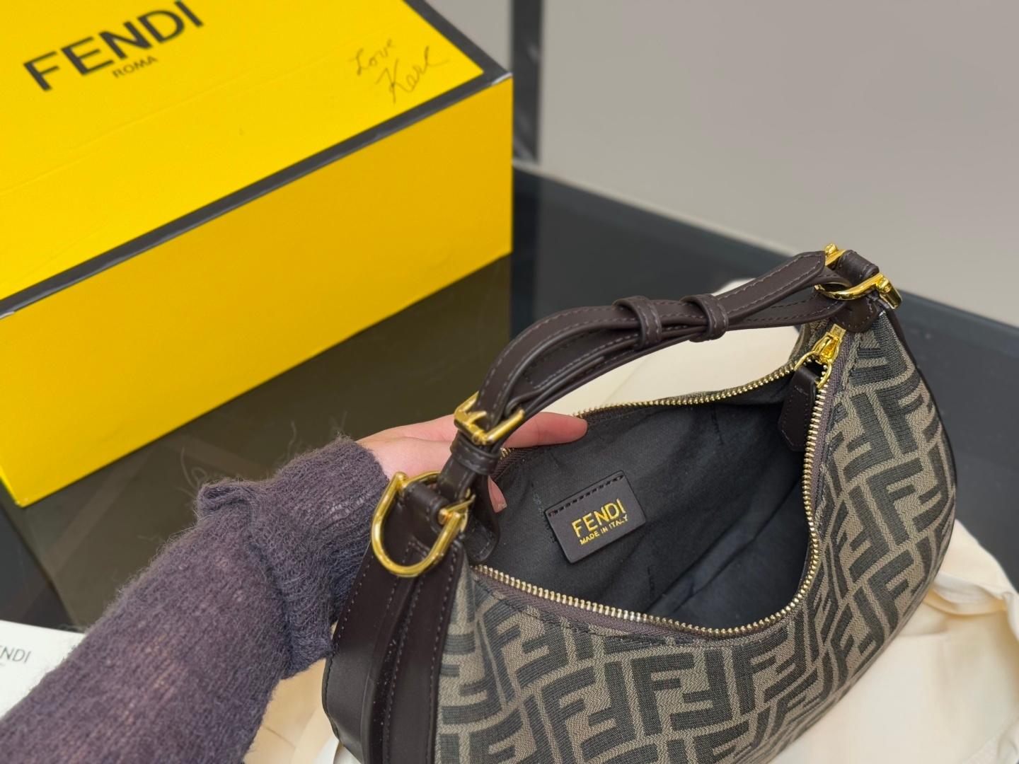 תיק צד Fendi Fendi