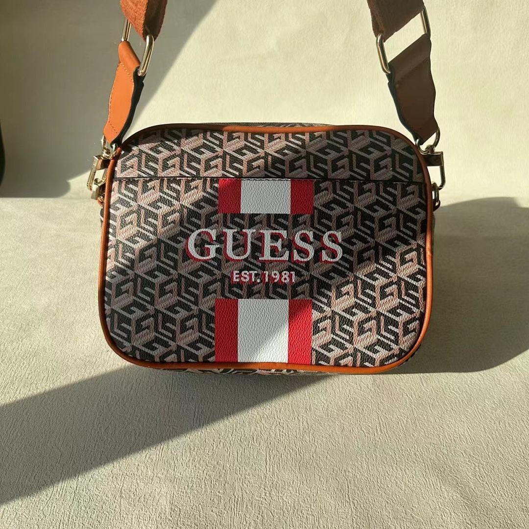 תיק Guess Guess