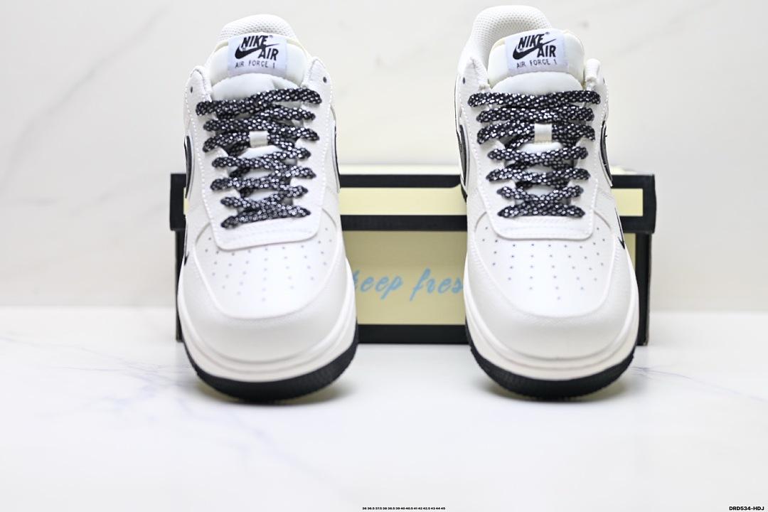 נעליים Nike Nike