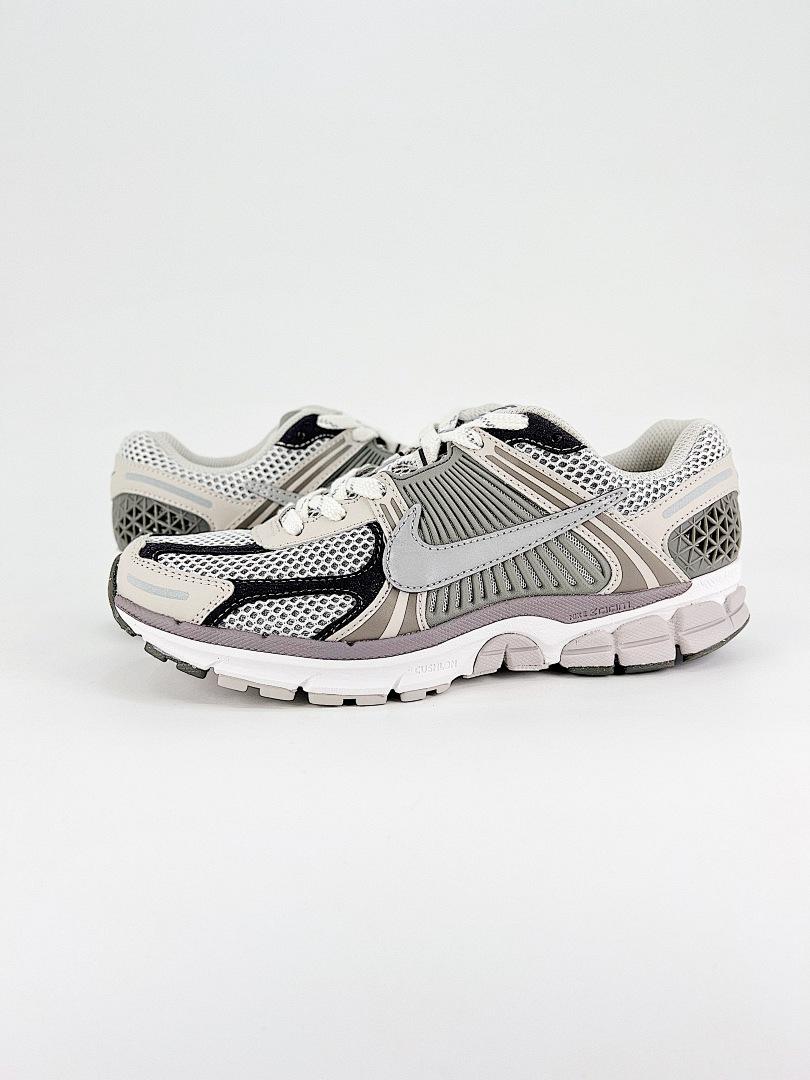נעליים Nike Nike