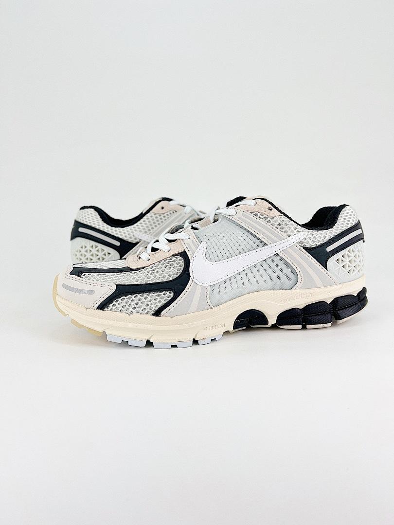 נעליים Nike Nike