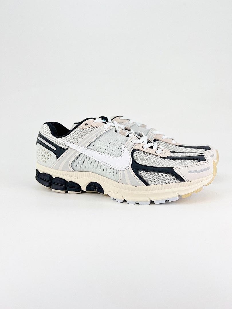 נעליים Nike Nike