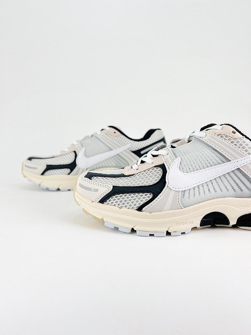 נעליים Nike Nike