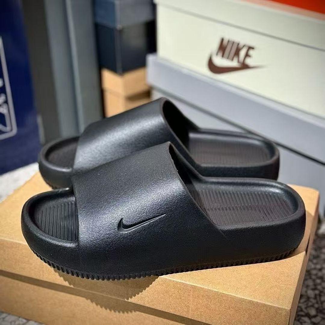 נעליים Nike Nike