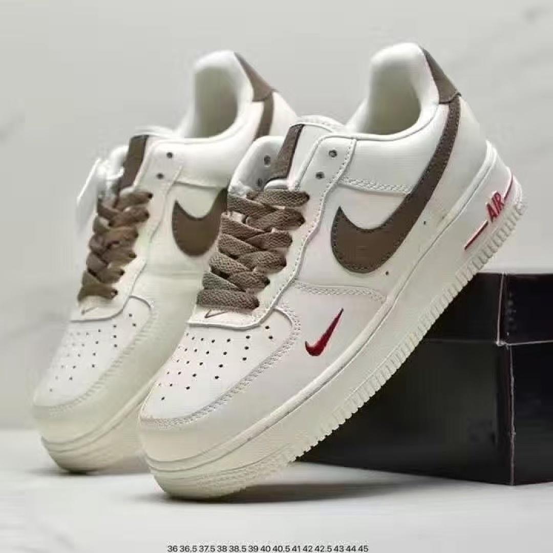 נעליים Nike Nike