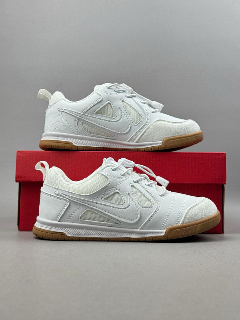 נעליים Nike Nike