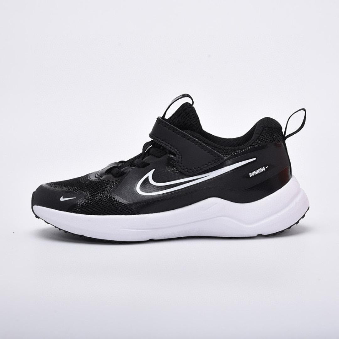 נעליים Nike Nike