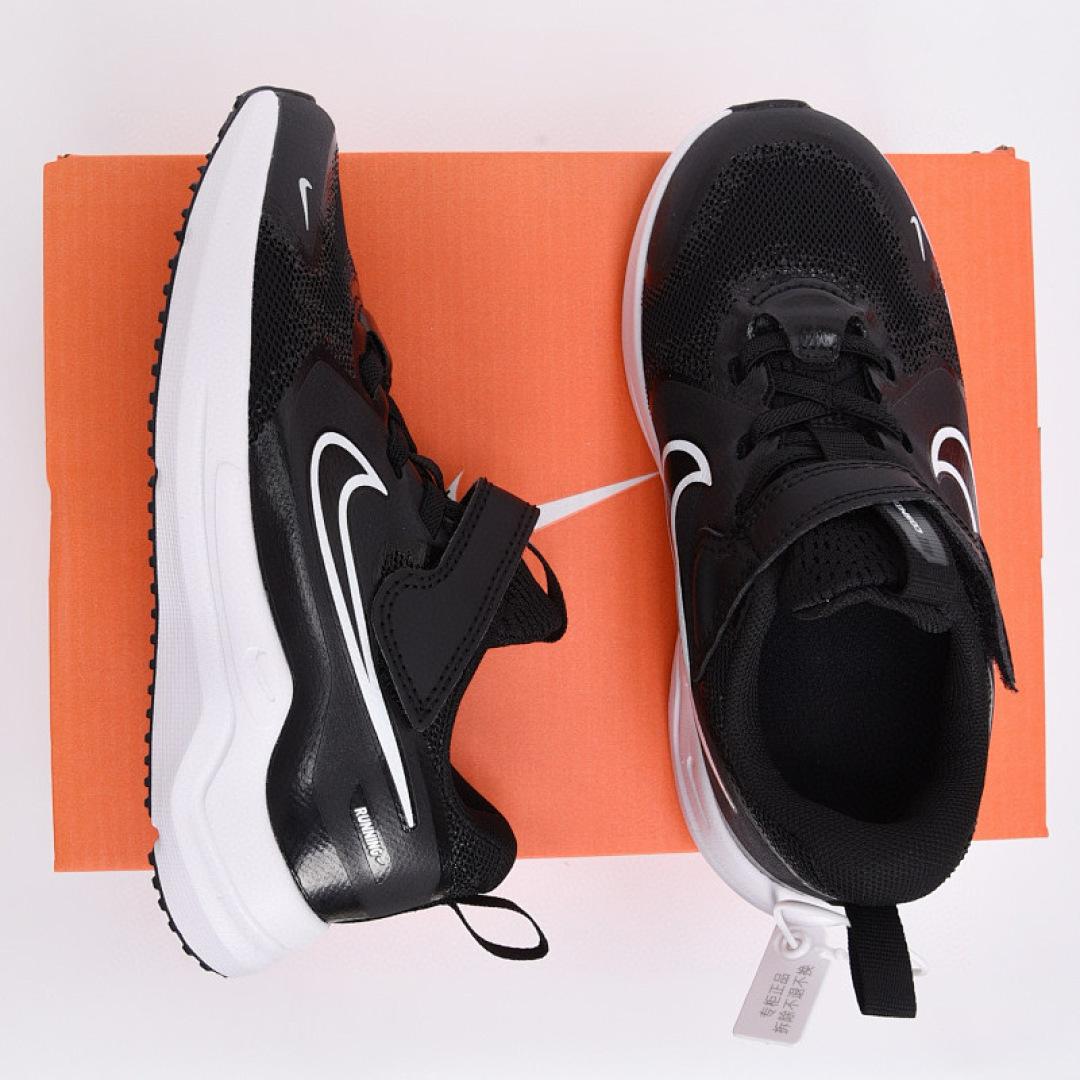 נעליים Nike Nike