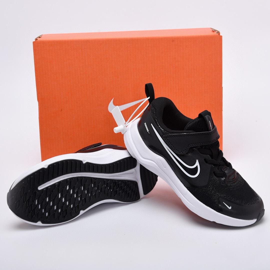 נעליים Nike Nike