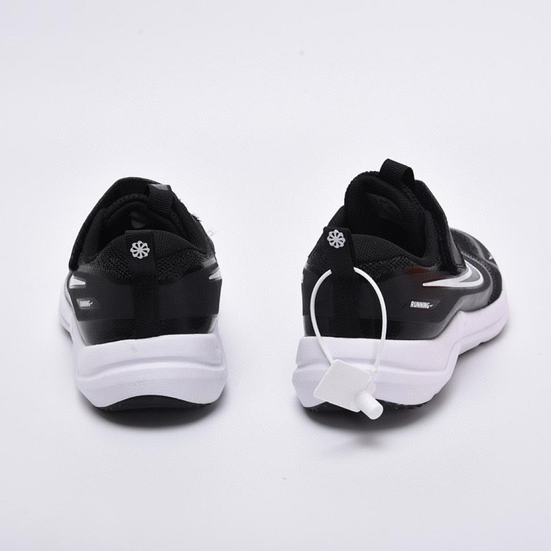 נעליים Nike Nike