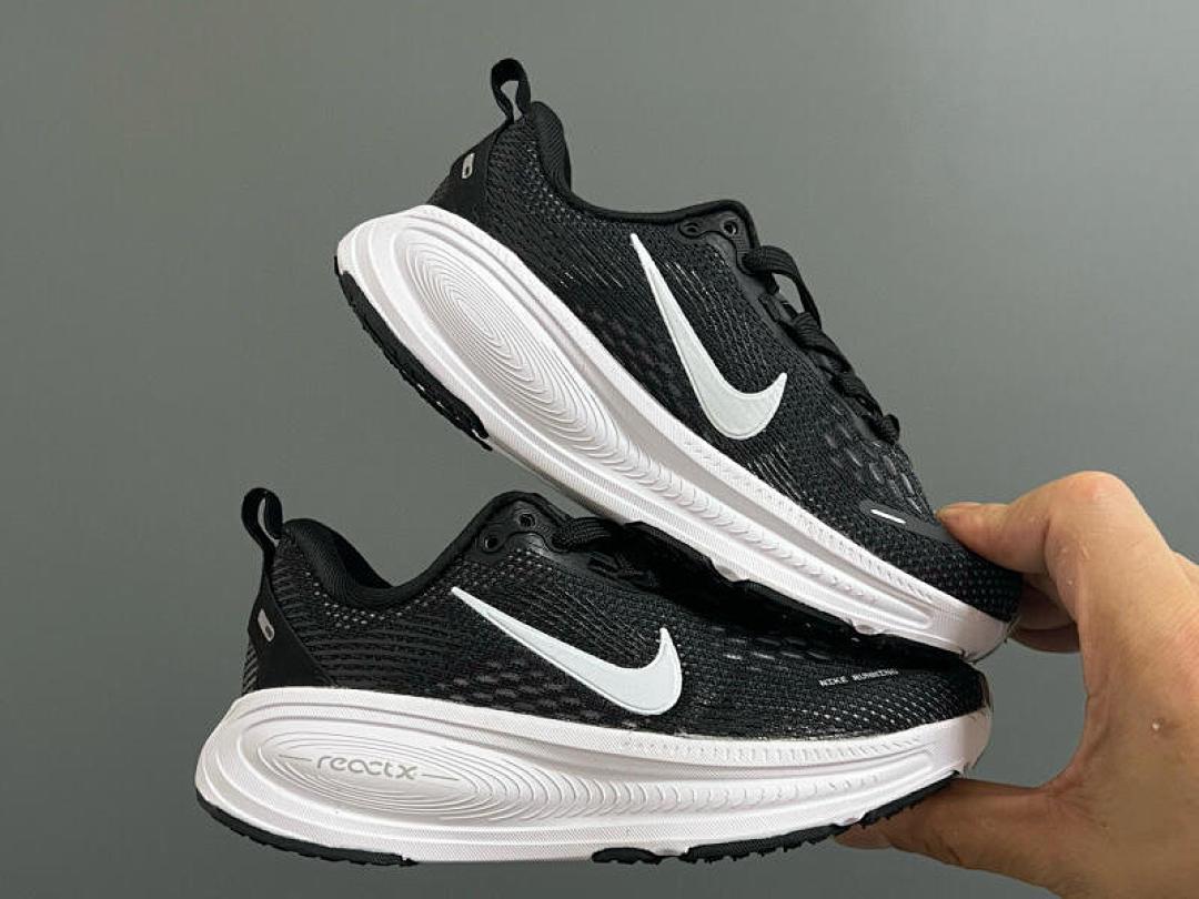 נעליים Nike Nike