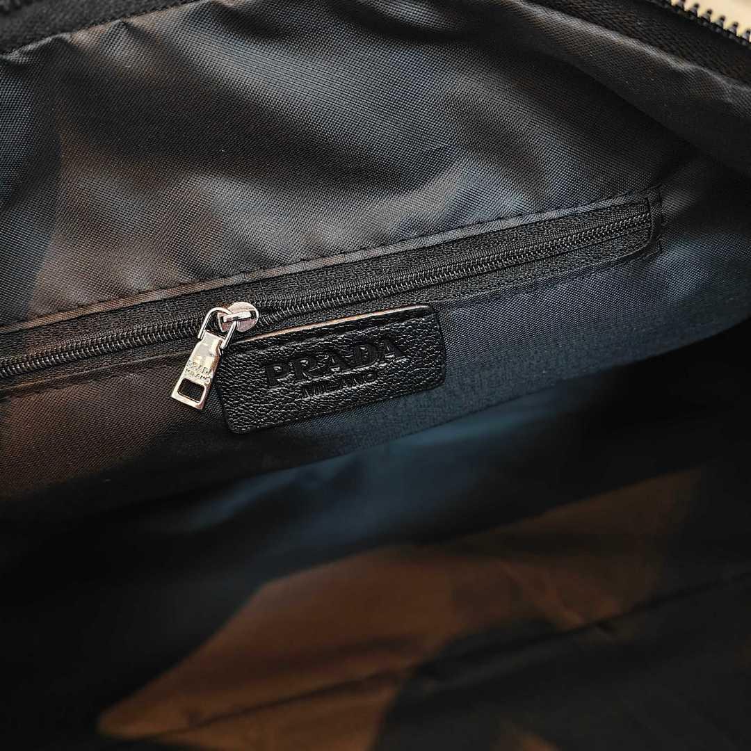 תיק Prada Prada