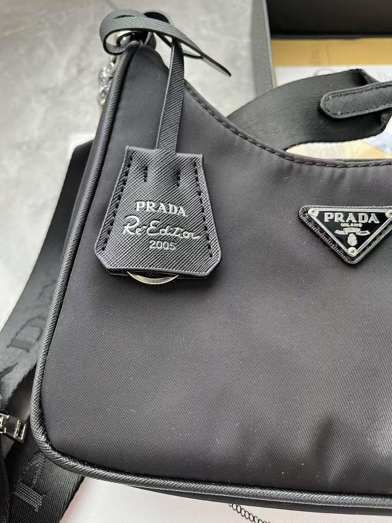 תיק Prada Prada
