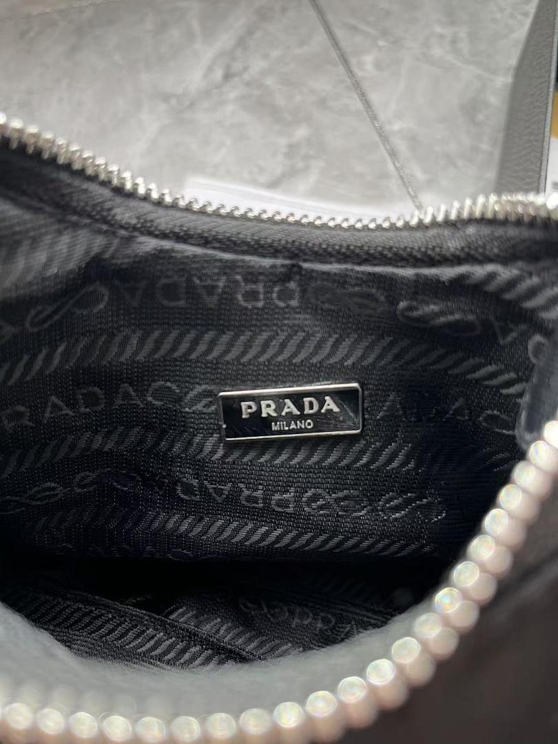 תיק Prada Prada
