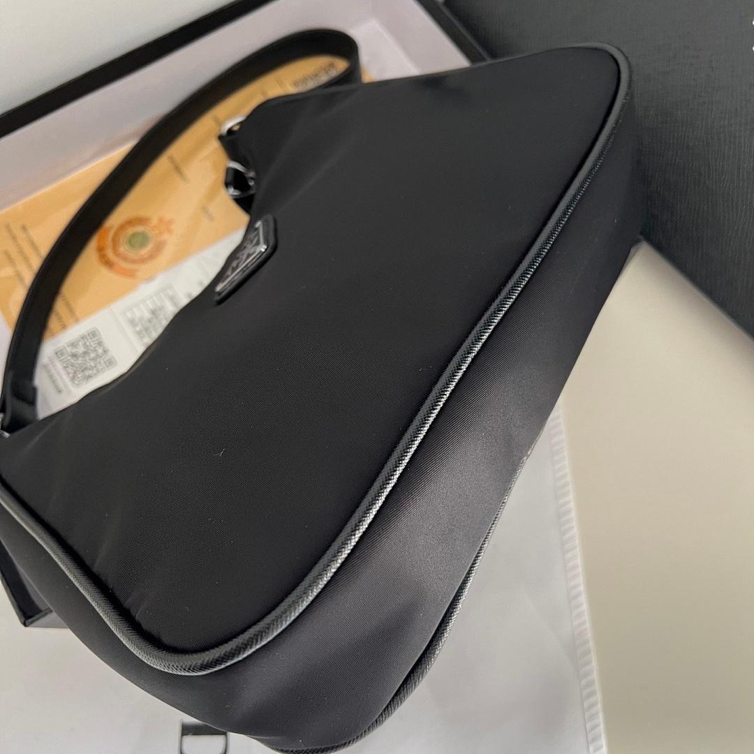 תיק Prada Prada