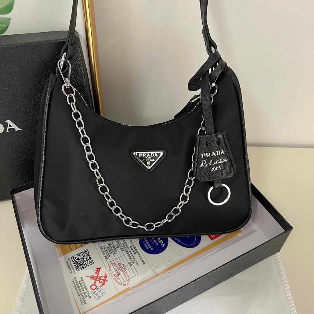 תיק Prada Prada
