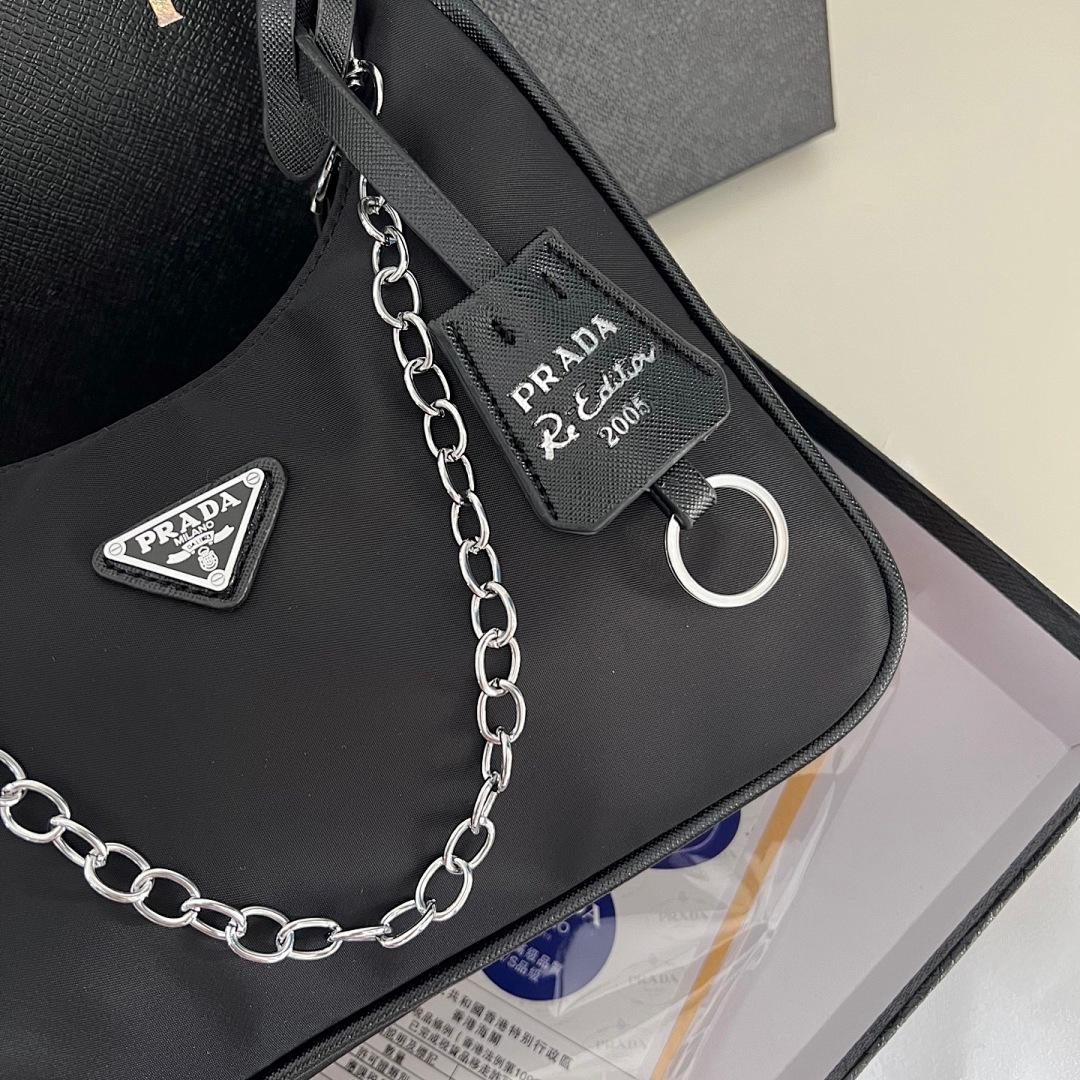 תיק Prada Prada
