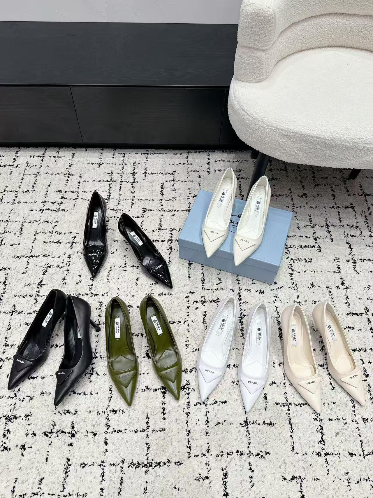 נעלי עקב Prada Prada