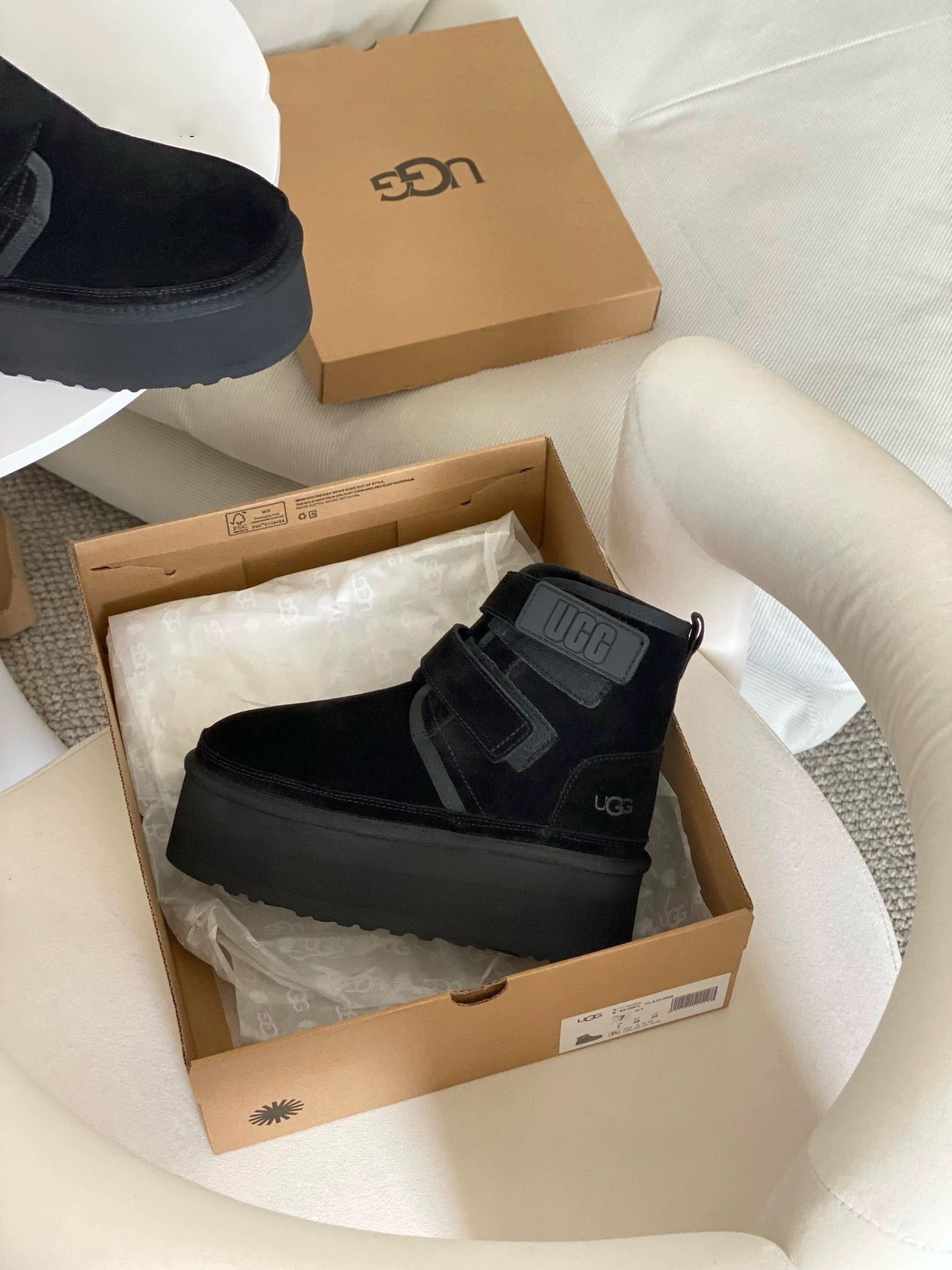 מגפונים UGG UGG
