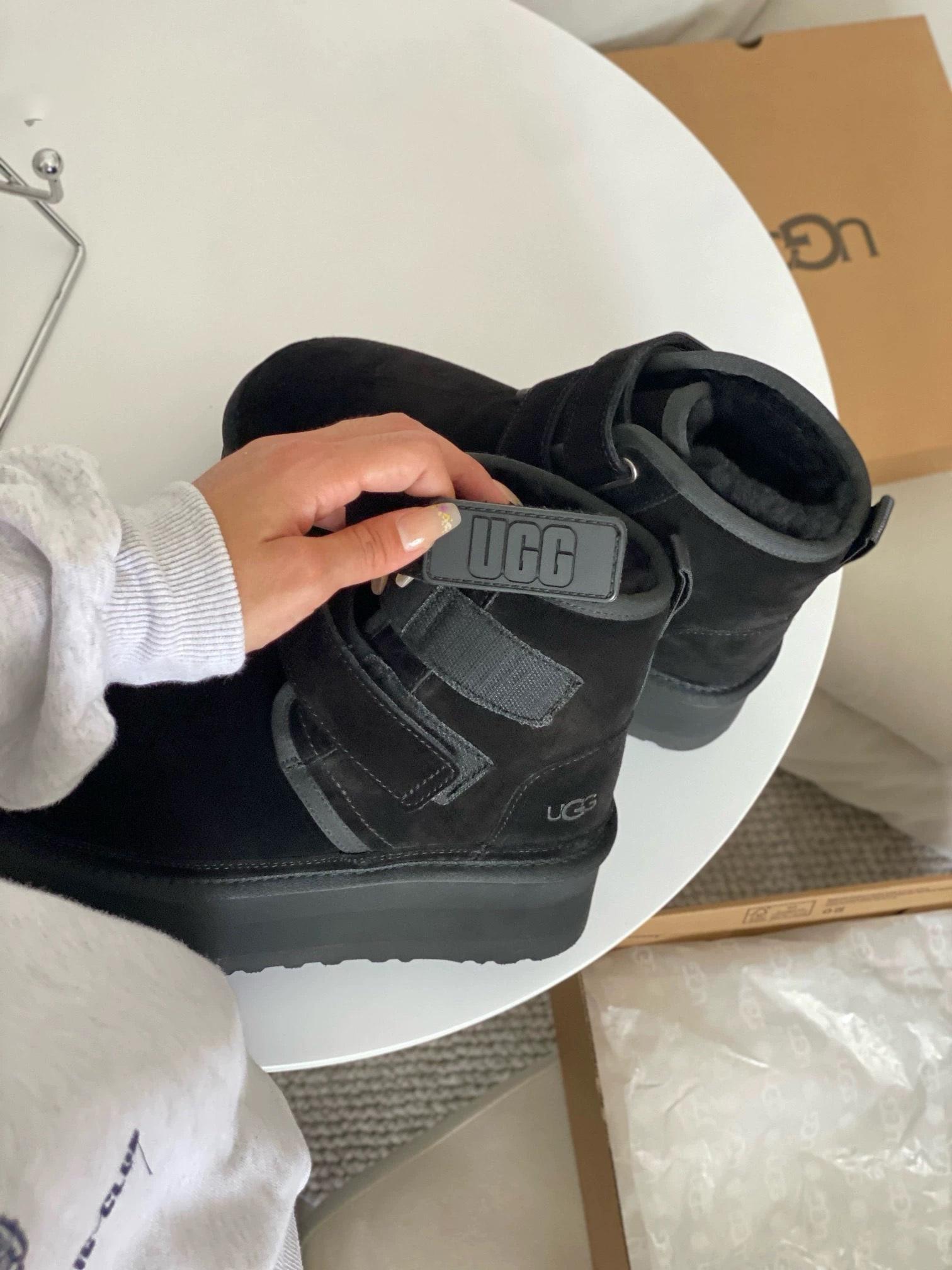 מגפונים UGG UGG