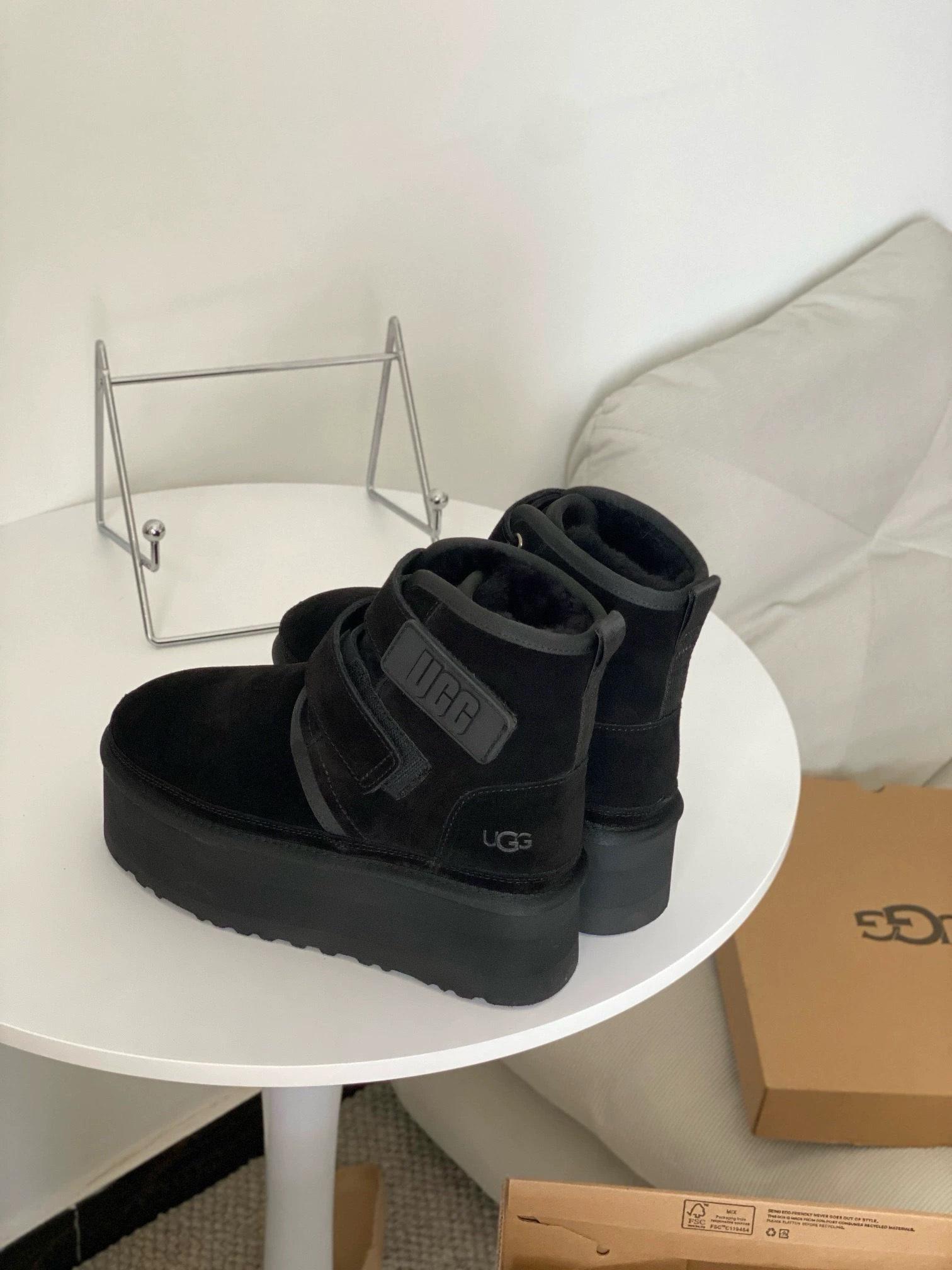 מגפונים UGG UGG