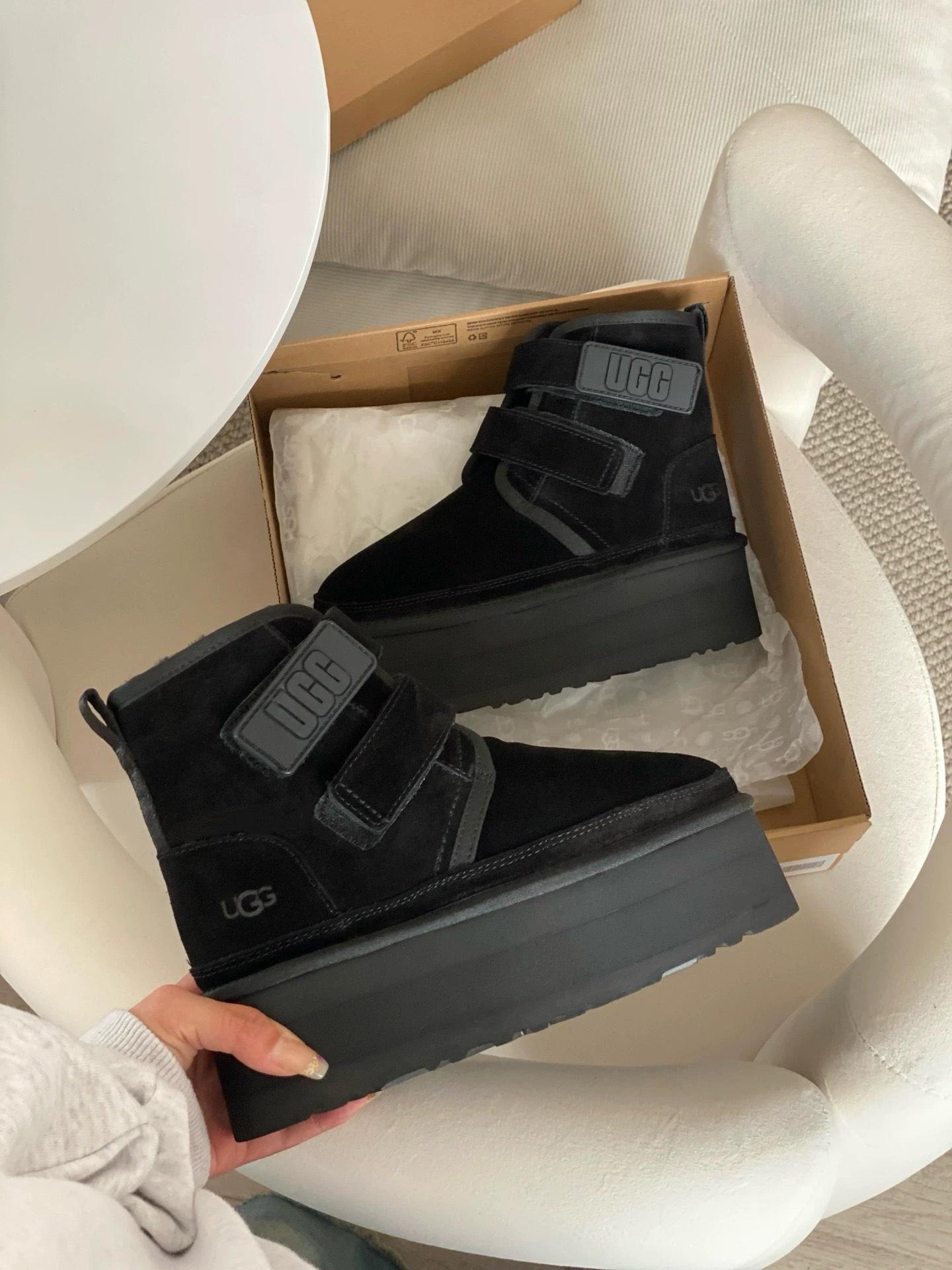 מגפונים UGG UGG
