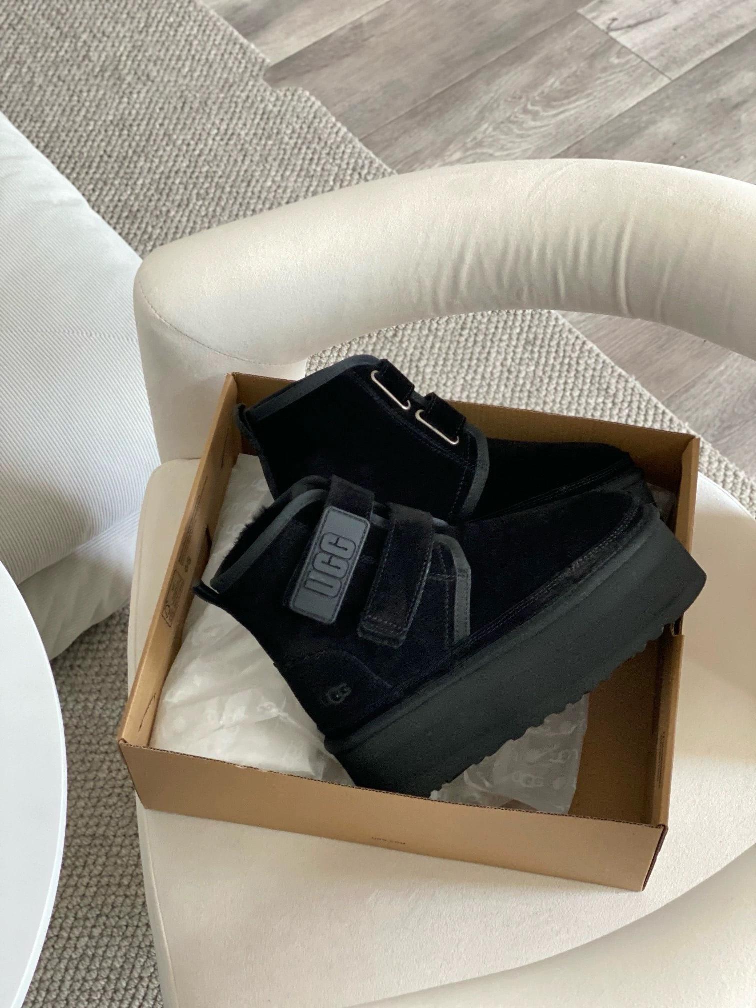 מגפונים UGG UGG