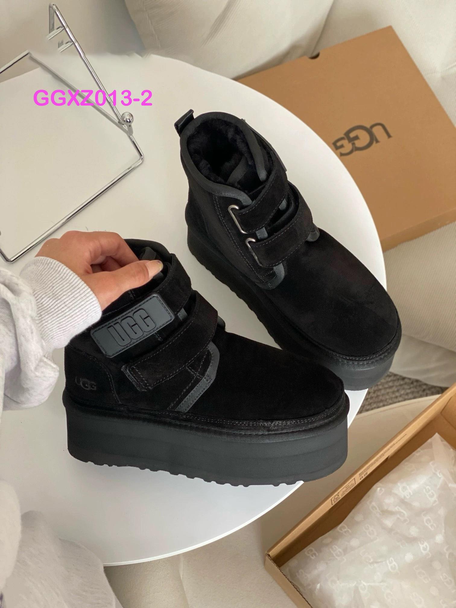 מגפונים UGG UGG