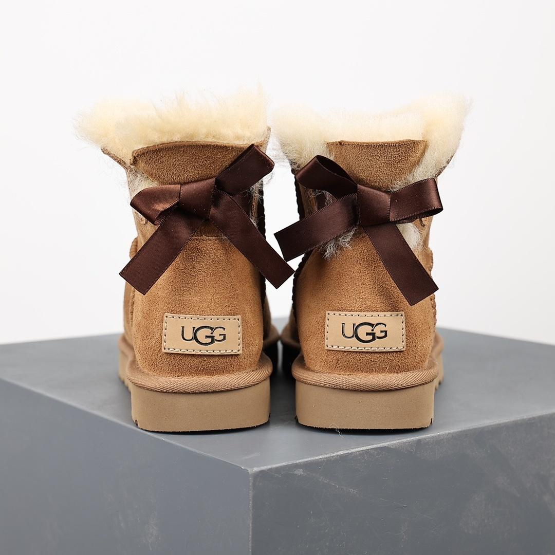 מגפי פרווה UGG UGG