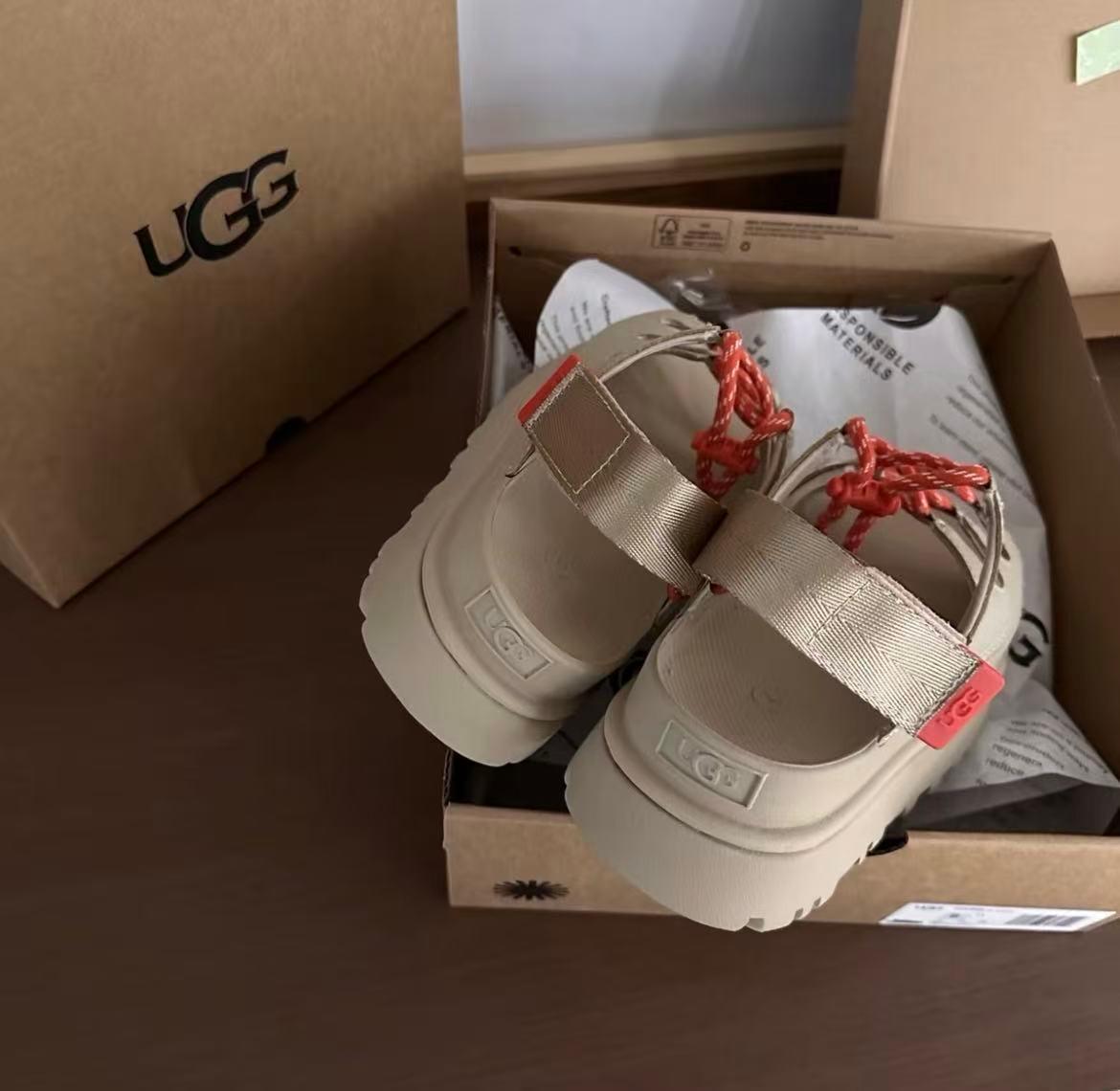 סנדלים UGG UGG