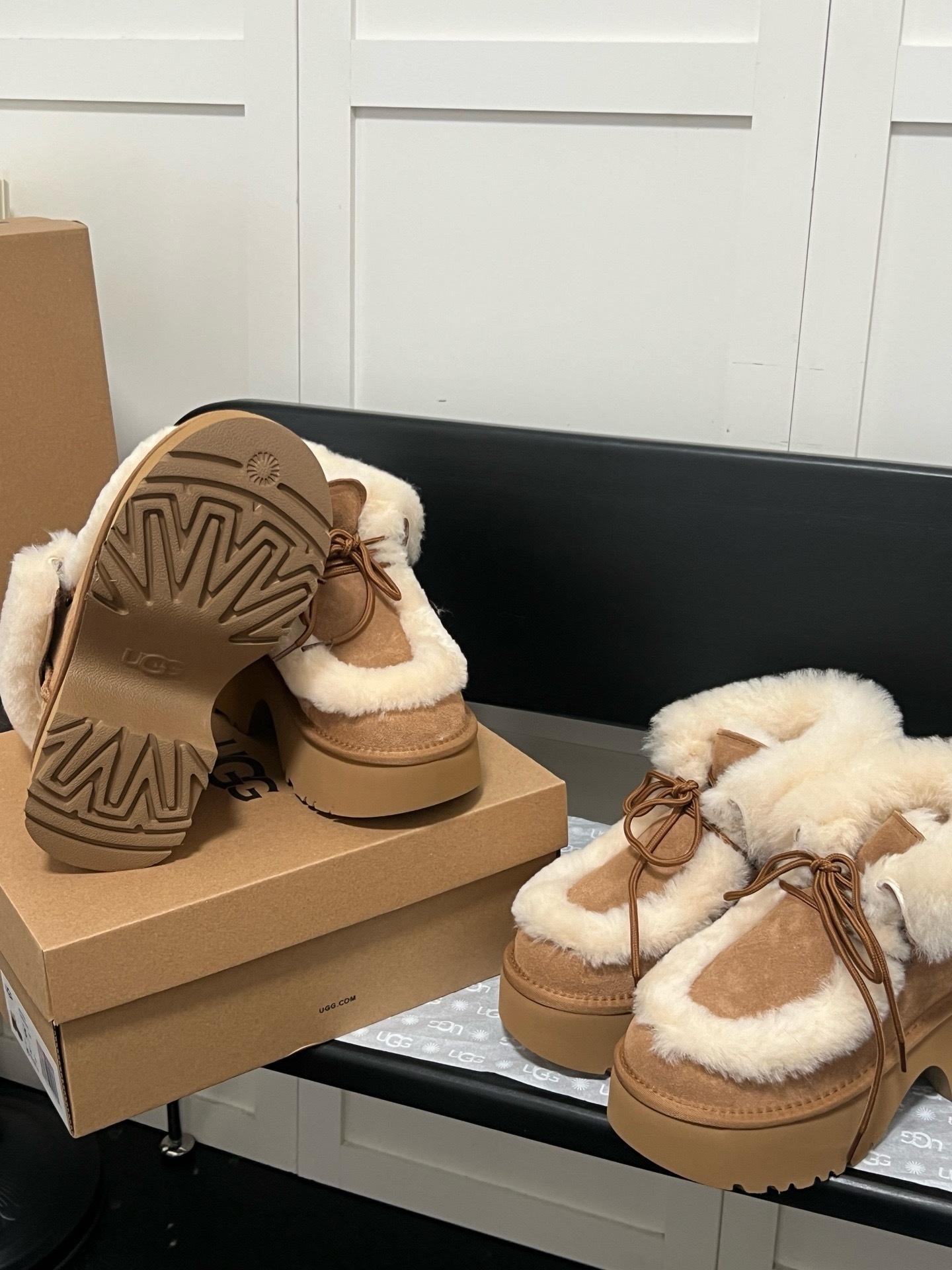 מגפוני פלטפורמה UGG UGG
