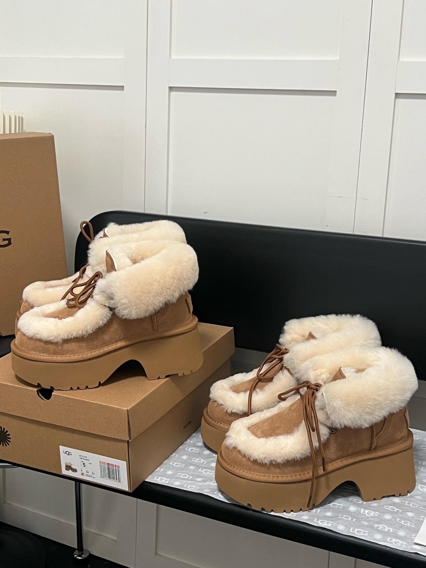 מגפוני פלטפורמה UGG UGG