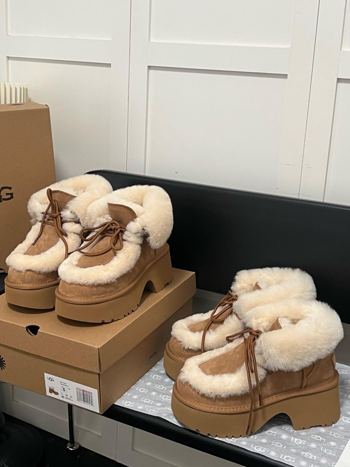 מגפוני פלטפורמה UGG UGG