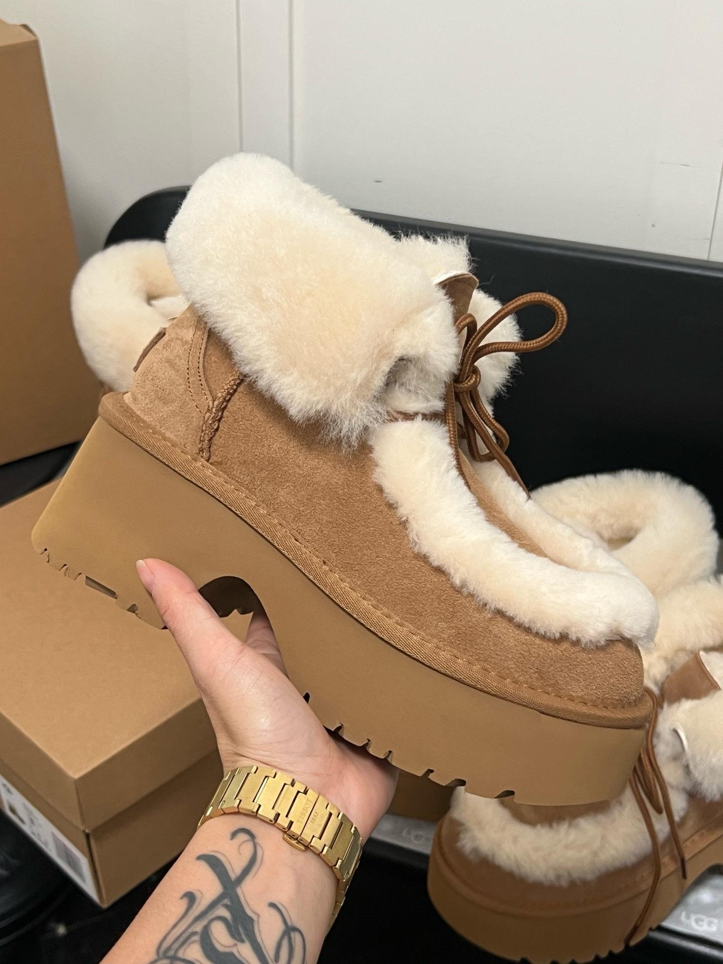 מגפוני פלטפורמה UGG UGG