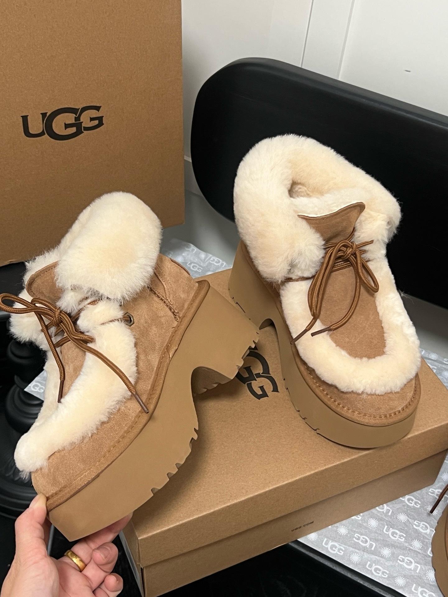 מגפוני פלטפורמה UGG UGG