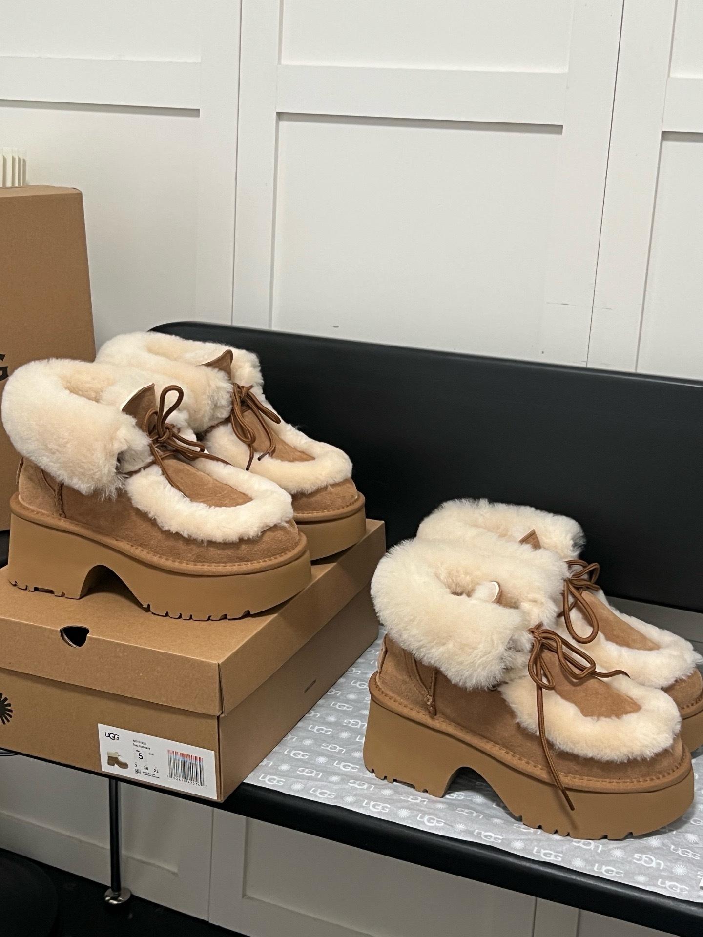 מגפוני פלטפורמה UGG UGG