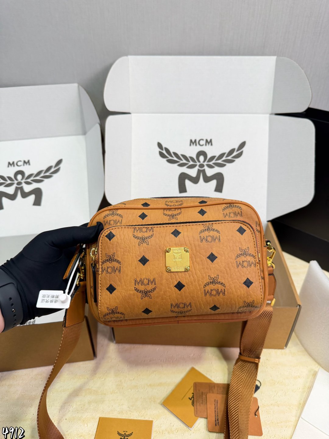תיק צד MCM MCM