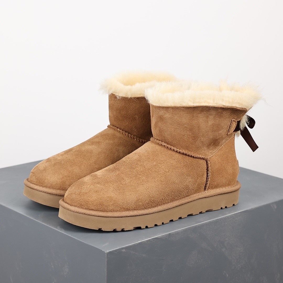 מגפי פרווה UGG UGG