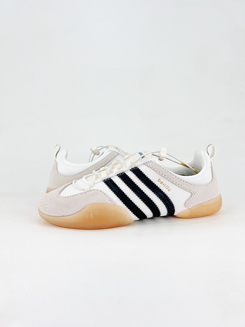 נעליים Adidas Adidas