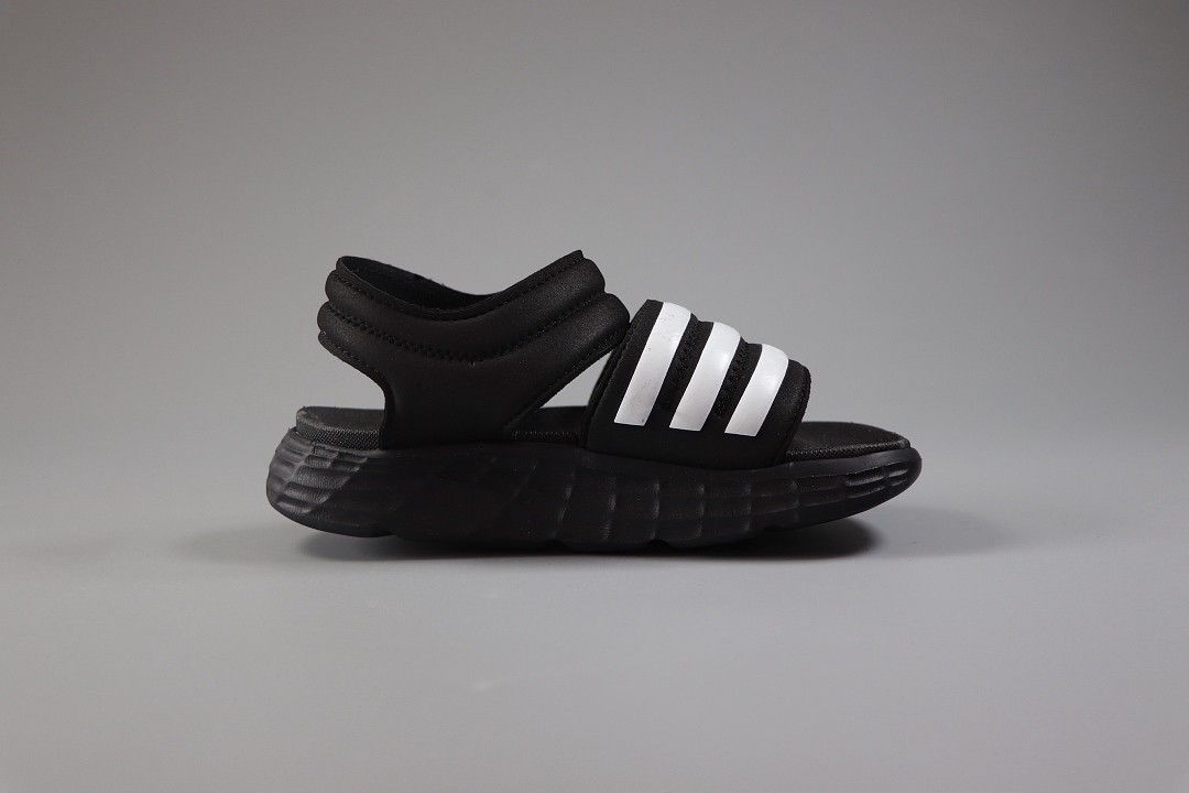 נעליים Adidas Adidas