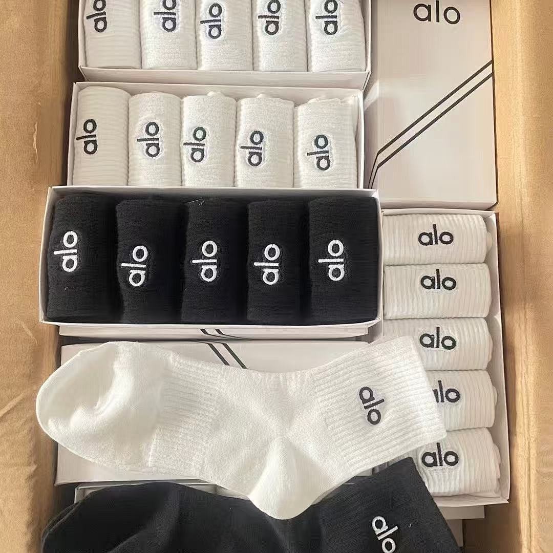 גרביים Alo Yoga Alo Yoga