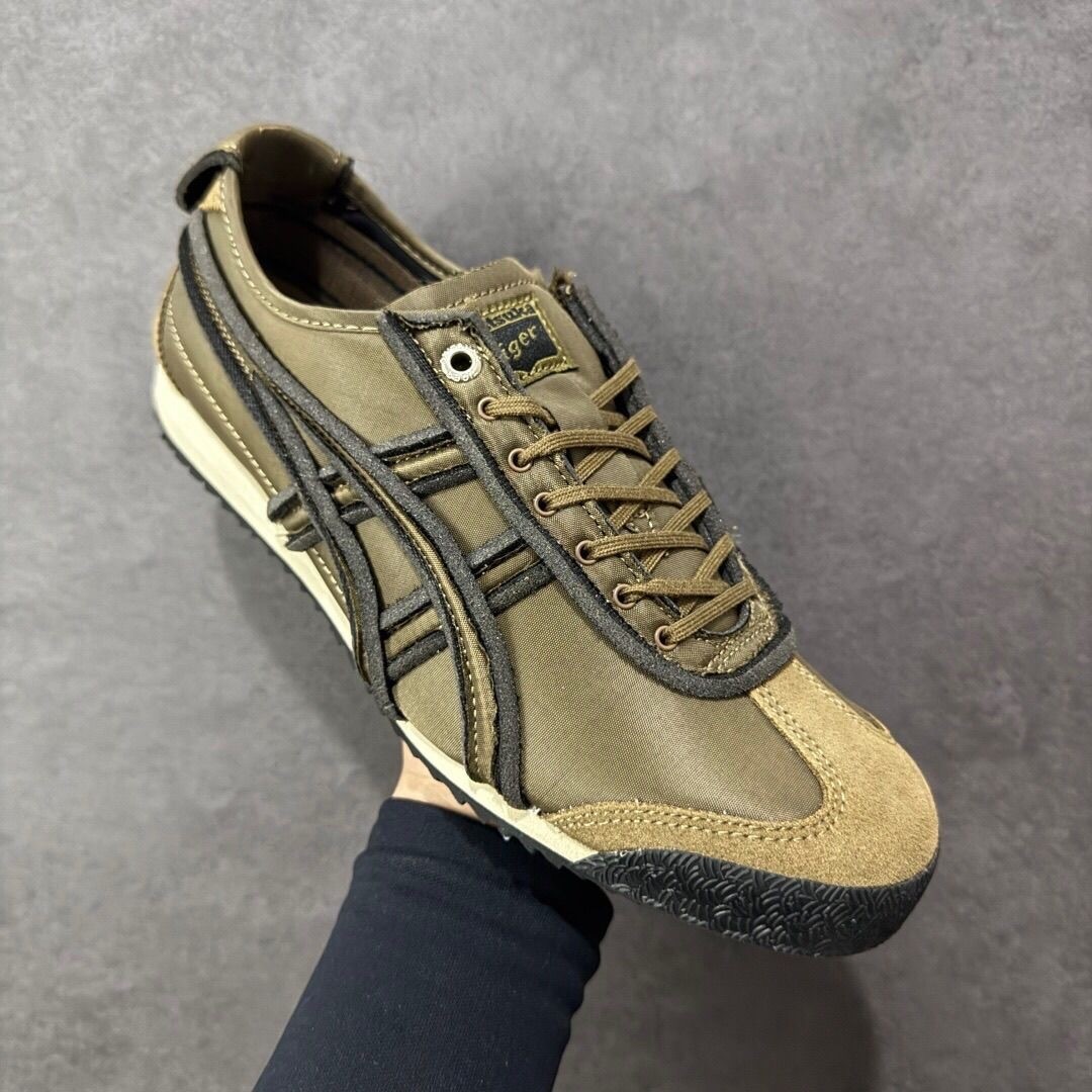 נעלי ספורט ASICS ASICS