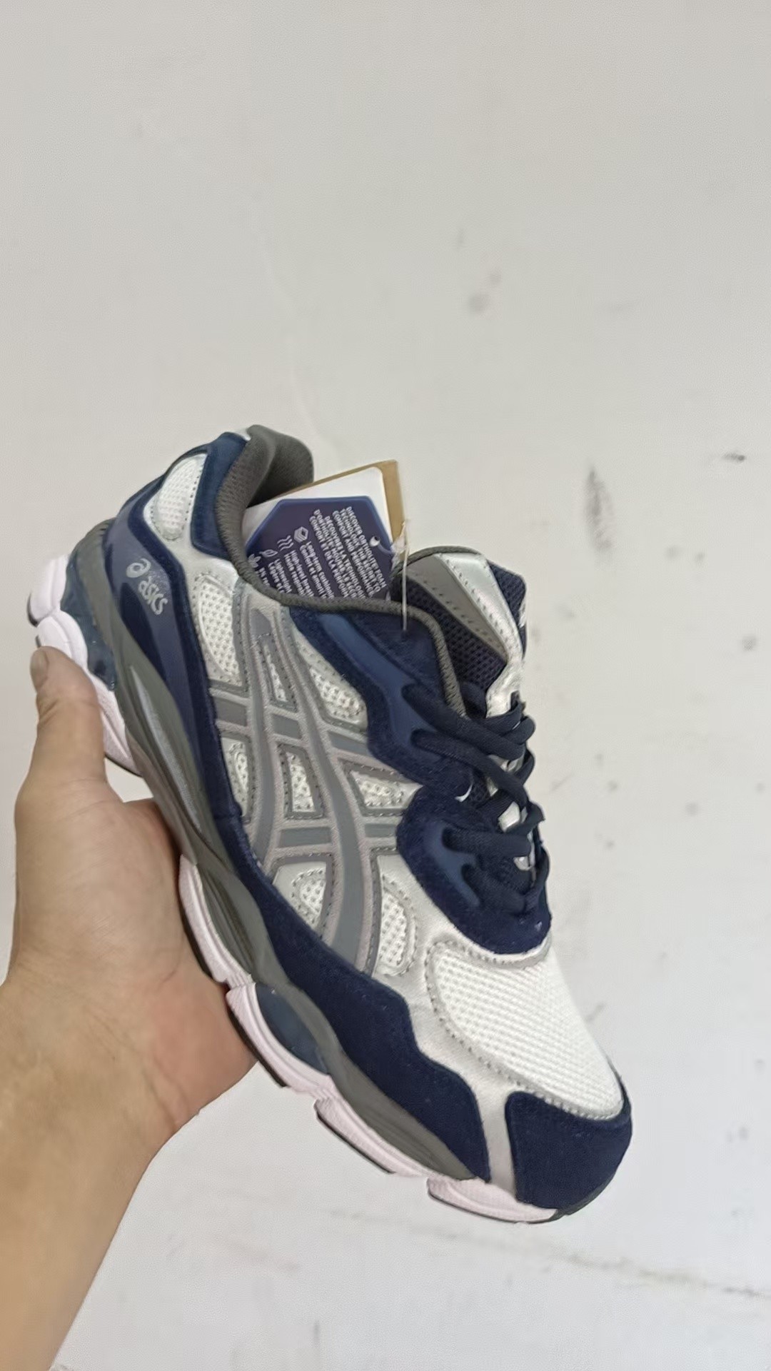 נעלי ספורט ASICS ASICS